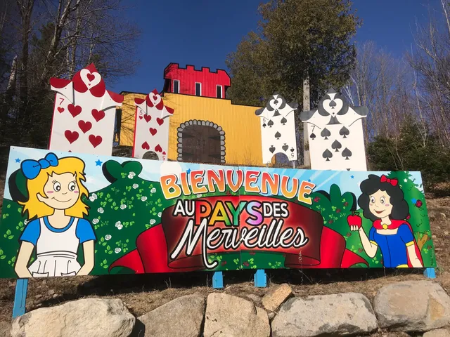 Au Pays Des Merveilles- Parc d'attractions estival