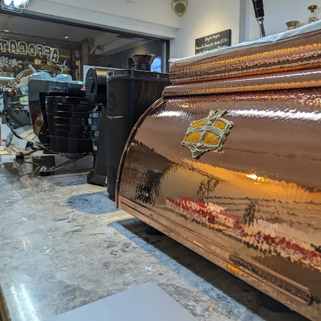 鳳咖啡 Phoenix Coffee & Tea (不限時，無訂位服務，假日恕不接待四人以上團體)