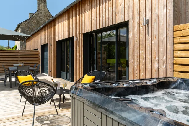 Manoir de la Nogrie, location chambre d'hôtes et gite haut de gamme avec Spa et Piscine Chauffée