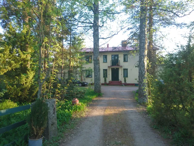 Peaceful modern classic