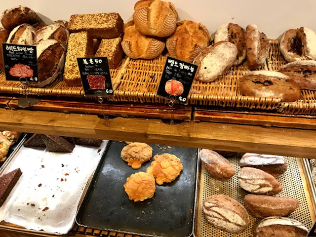 Sungsimdang Bakery Daejeon Station Branch