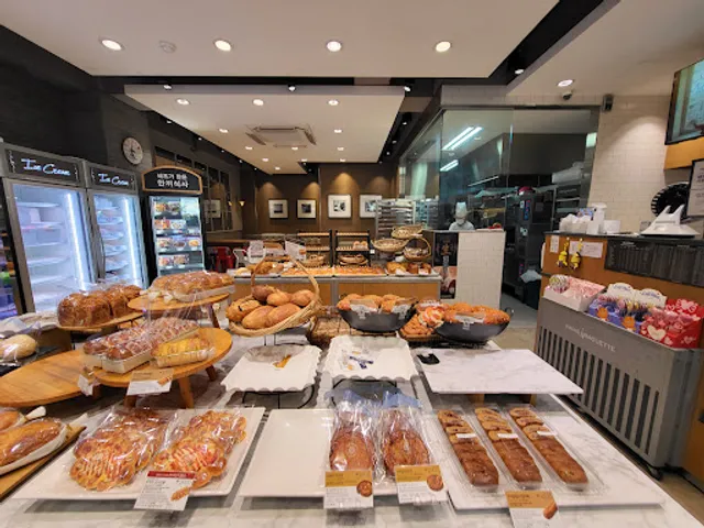 Paris Baguette Suwon Topdongwoobang Branch