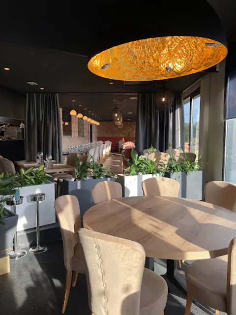 La Taverne - table de caractère - Plérin