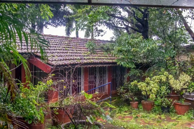 Weekend Nursery & Cottages