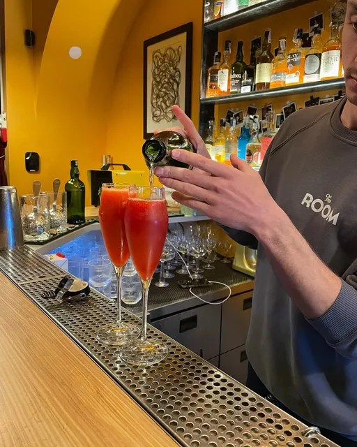 Коктейль-бар The Room Wine Bar