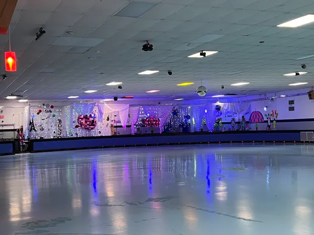 Car-Vel Skate Center