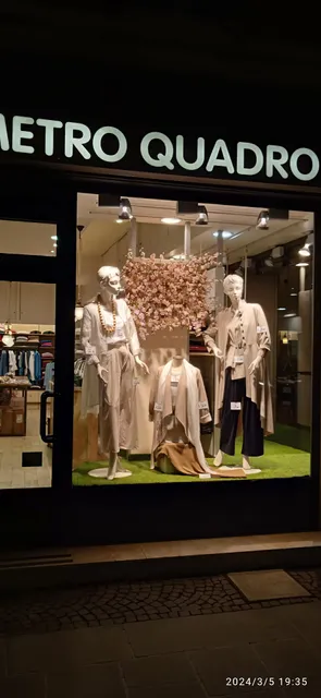 Metro Quadro abbigliamento