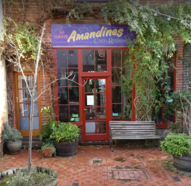 Amandines Cafe Restaurant