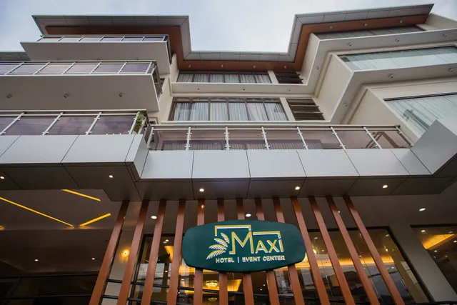 925 Maxi Hotel and Event Center