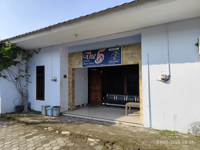 The Lima Guest House Syariah Mitra RedDoorz