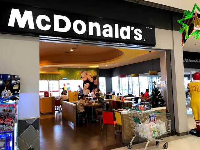 McDonald's Restaurant (TESCO Lotus Extra Samkong Phuket)