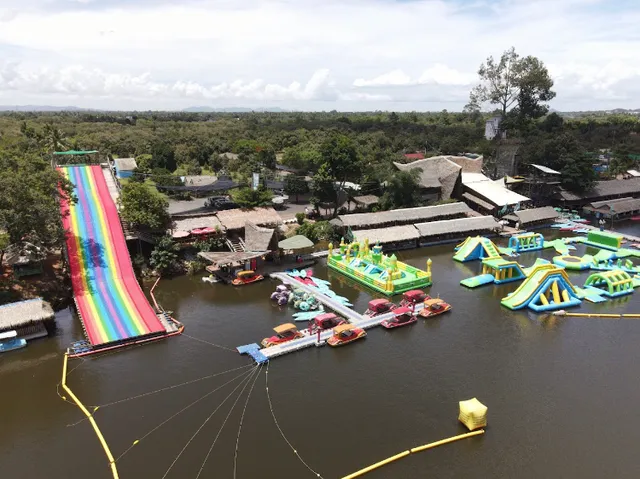 Entanou Slide River Park