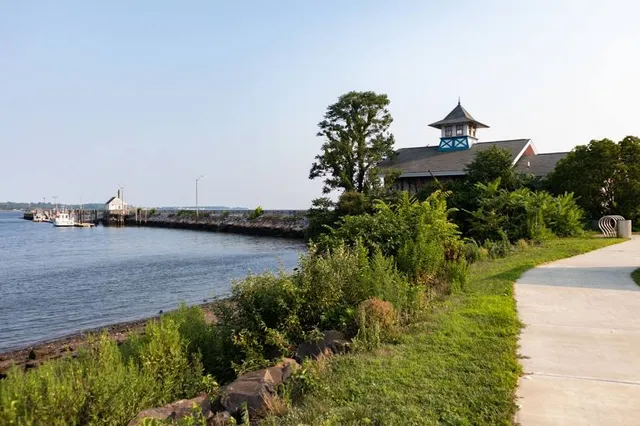 Long Wharf Nature Preserve