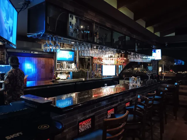 Mainstream Bar & Grill West