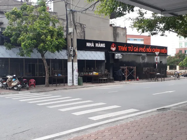 NHÀ HÀNG THÁI TỬ GÀ PHỐ NỐI CHÍNH HIỆU