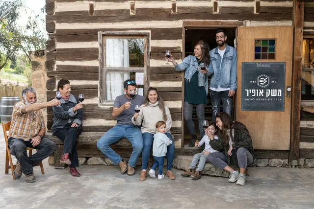 משק אופיר (יקב יפתחאל ומכוורת אופיר)