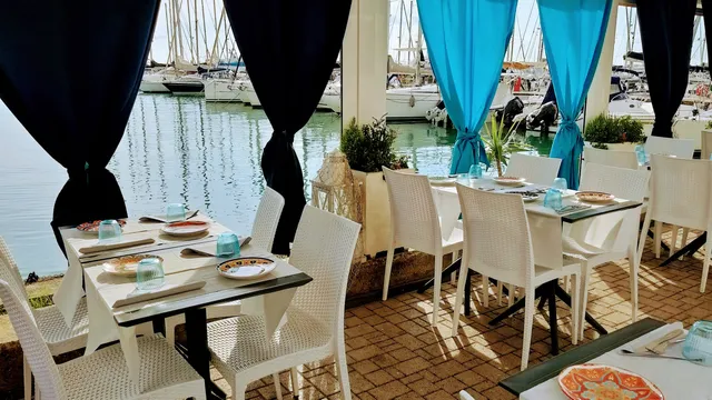 Ristorante al porto Il Confine