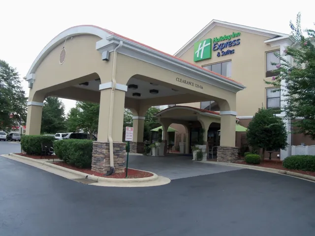 Holiday Inn Express & Suites Sanford by IHG