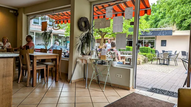 Bistro-Cafe Im Quadrat