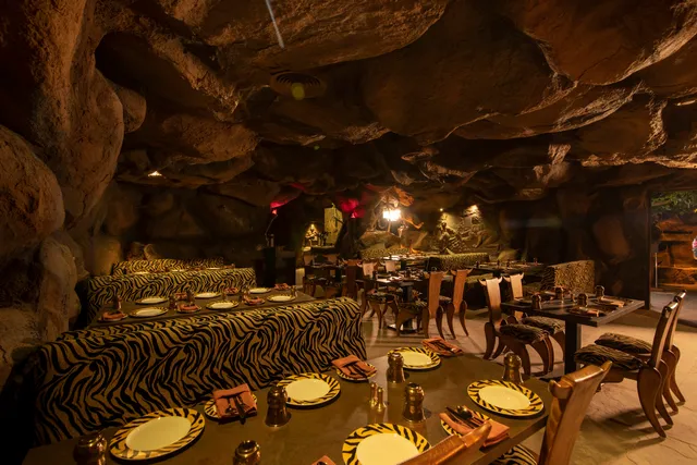 Gufha Restaurant, Kumarapark