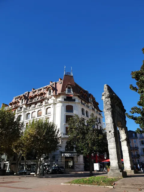 Place Maurice-Mollard