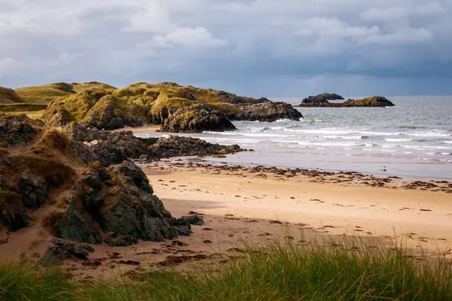 Traeth Llanddwyn