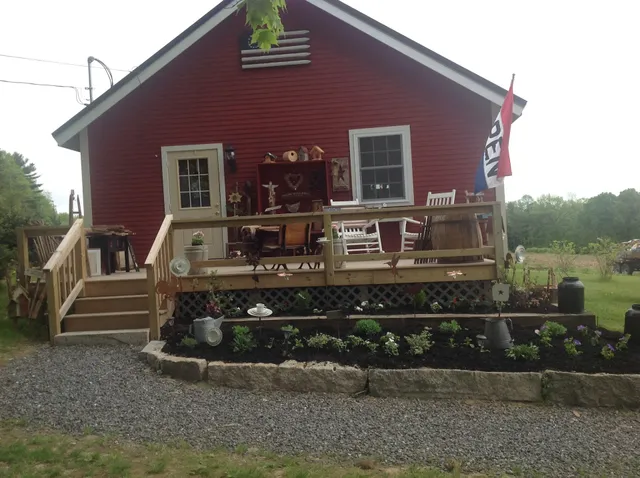 Vickie's Olde School Gift Shoppe