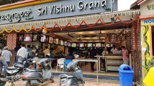 Vishnu Garden Bar and Restaurants