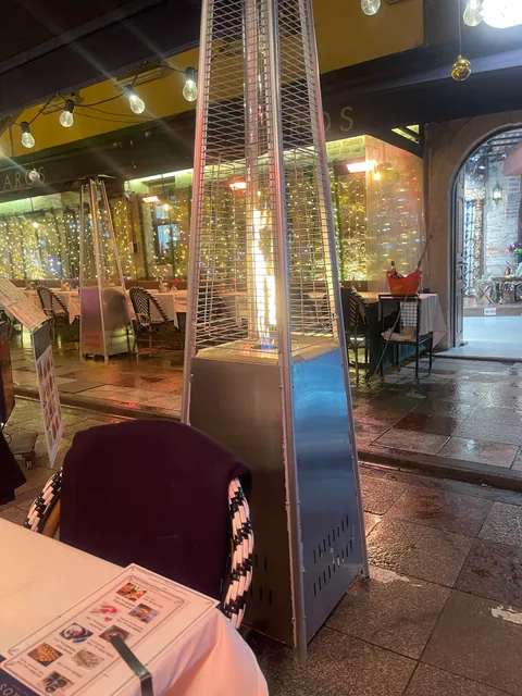 Faros Restaurant Cafe