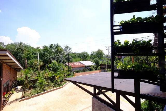 โรงแรม ฮักสกลนคร