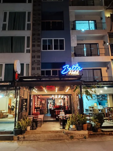 Betta Hostel X Junk Bar