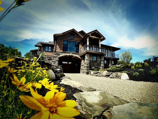 Laurentia Vineyard & Winery