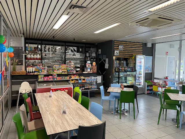 Güvens Bistro im Hallenbad