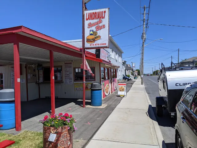 Landriault Snack Bar