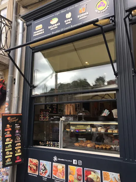 Traveller - Brunch & All Day Café