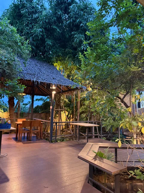 Lannua Zaab in the garden