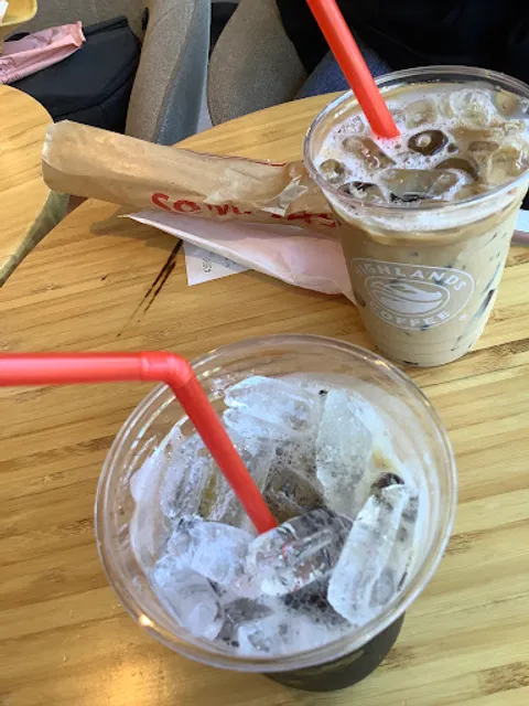 Highlands Coffee 396 Nguyen Ai Quoc