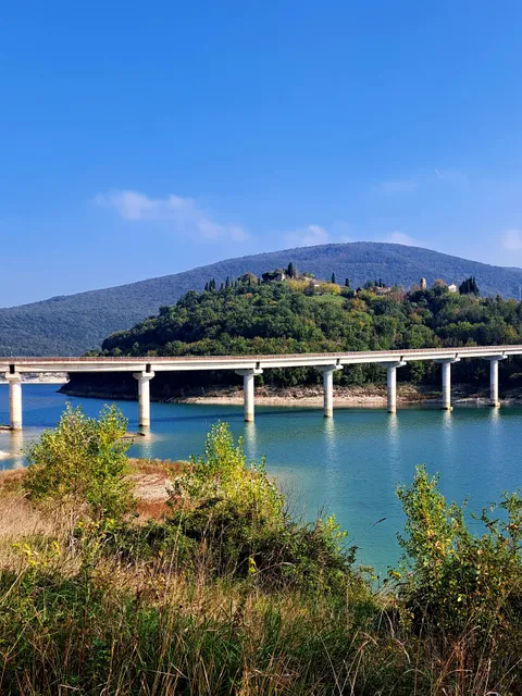 Castreccioni castle ruins