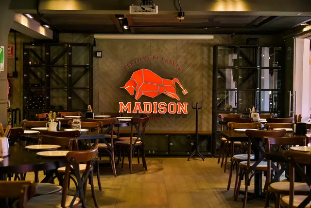 Madison Grill Poliforum