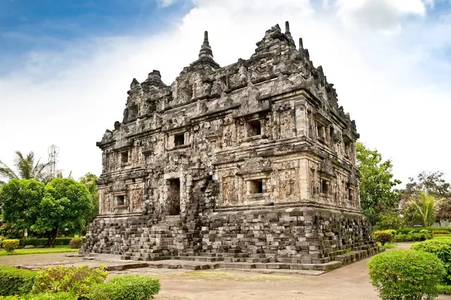 Candi Sari