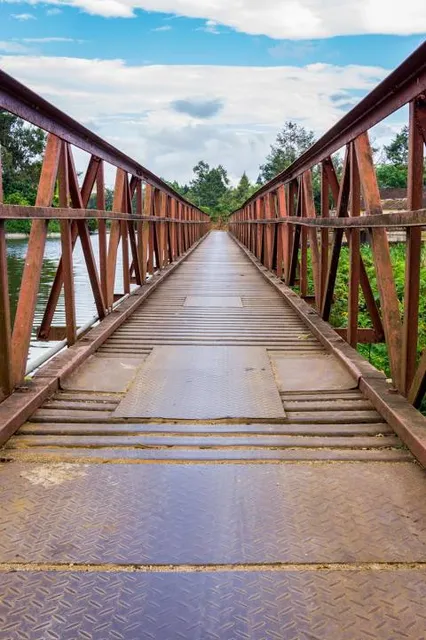 Old Red Bridge - Love Lock