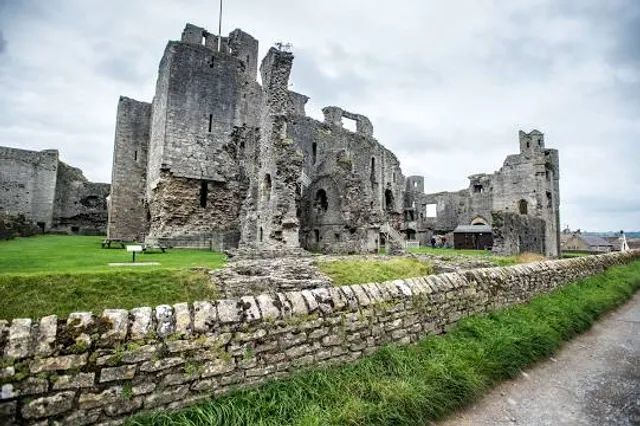 Middleham Castle
