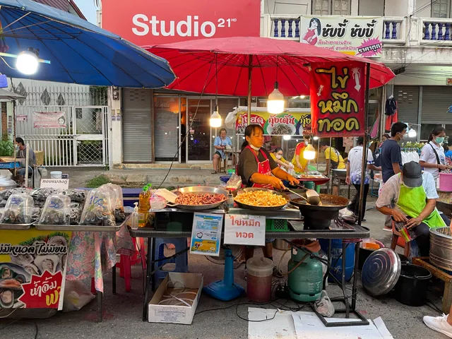 Lomsak Walking Street