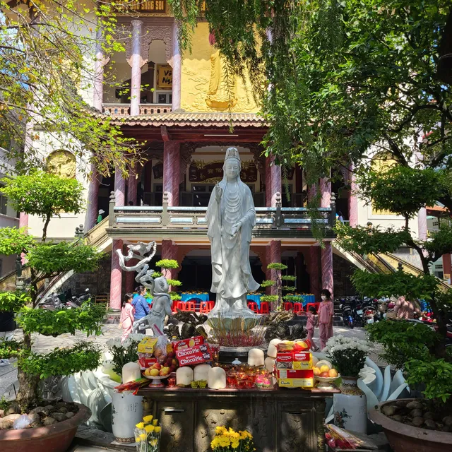 Tu Tan Buddhist Temple
