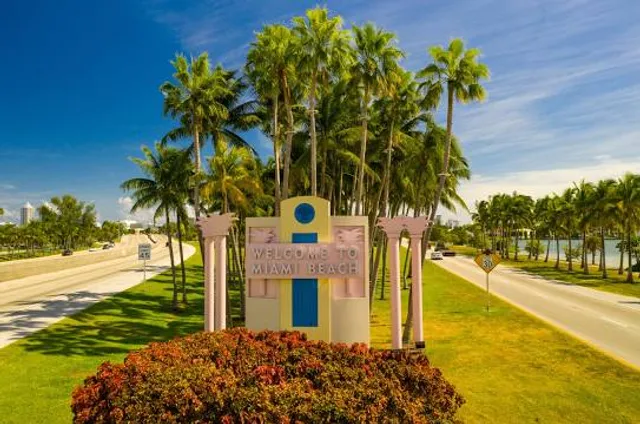 Welcome to Miami Beach Sign