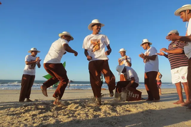 Dança dos coco de praia do Iguape cabral
