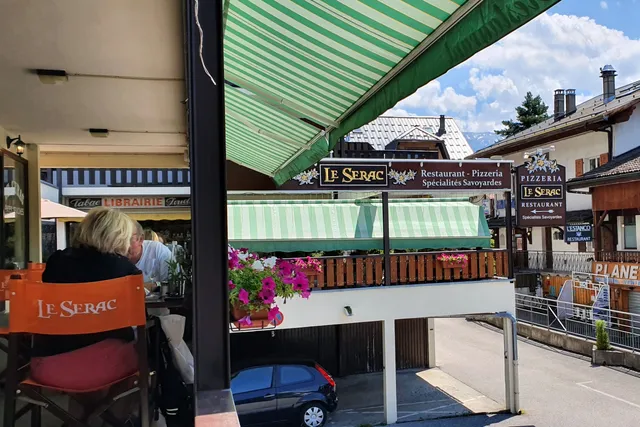 Restaurant Le Sérac (restaurant, pizzeria, spécialités savoyardes)