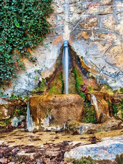 Loli Tasiburi Waterfall