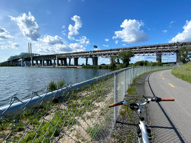 Champlain Bridge Park