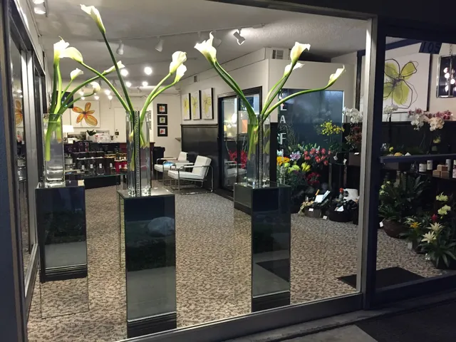 La Petite Florist and Gifts